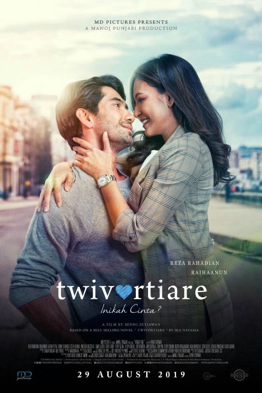 Twivortiare: Có phải là yêu? - Twivortiare: Is It Love?