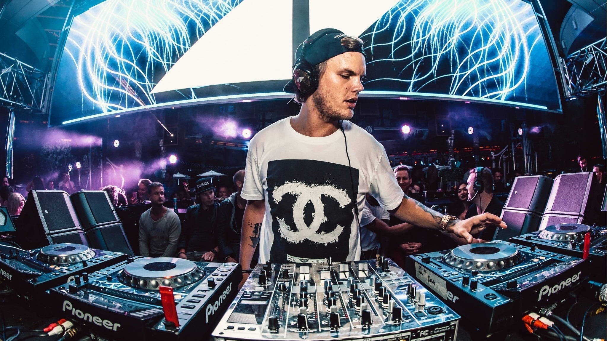 DJ Avicii và Những Câu Chuyện Có Thật